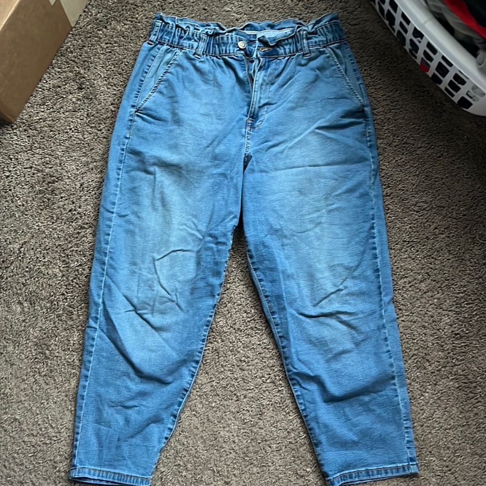 Women’s mom jeans